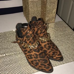 Leopard print ankle boots size 9